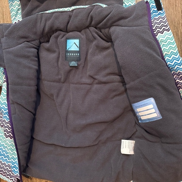 Iceburg Outerwear Girls Multicolor Chevron Pattern Hooded Jacket Size XS 4/5 - Picture 3 of 10